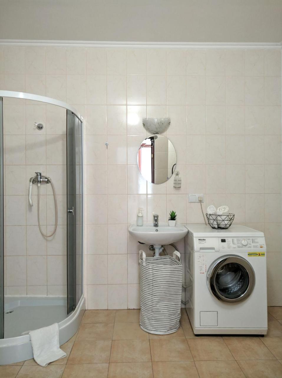 Best Apartment In The Center Мукачево Экстерьер фото
