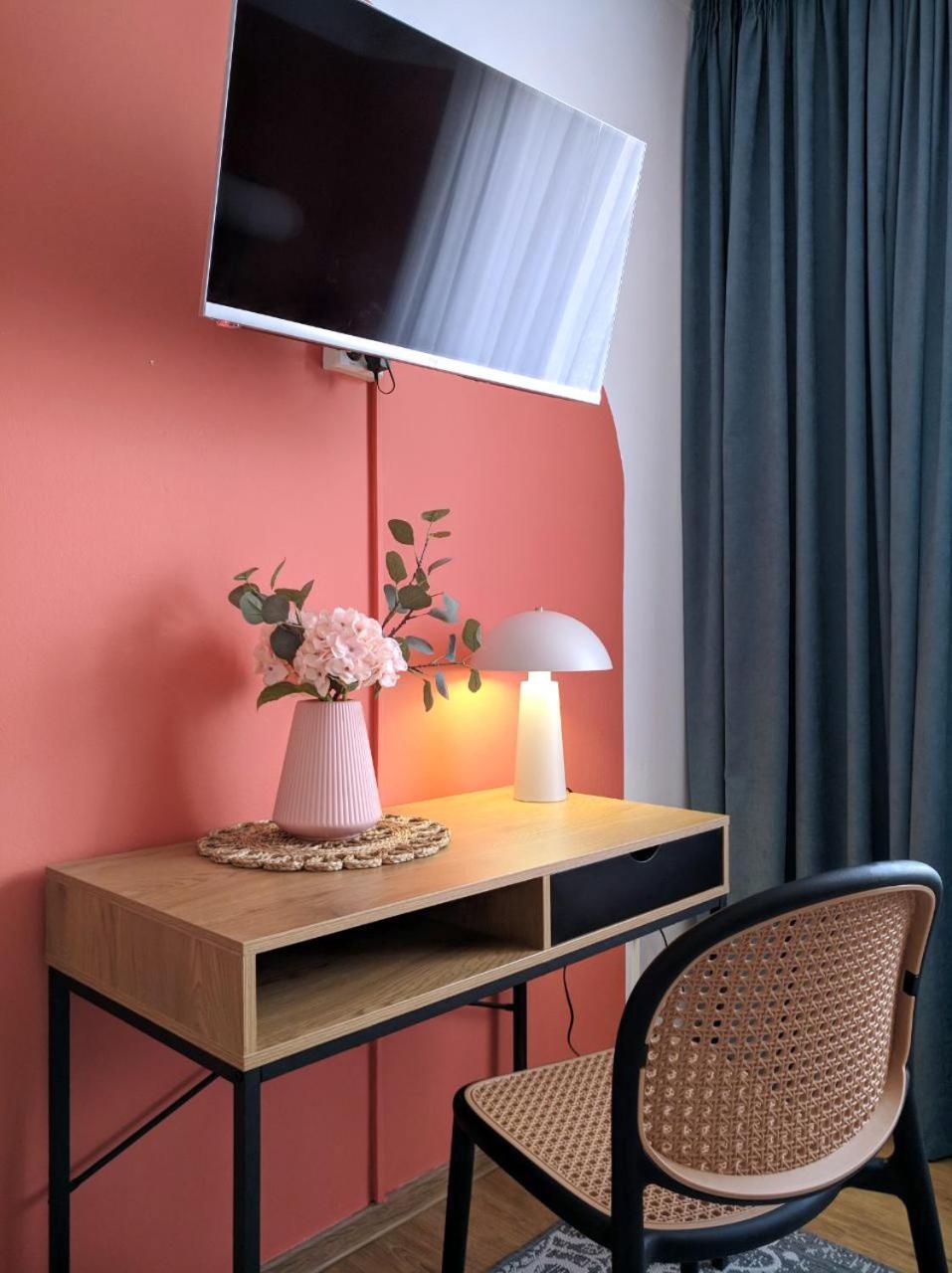 Best Apartment In The Center Мукачево Экстерьер фото